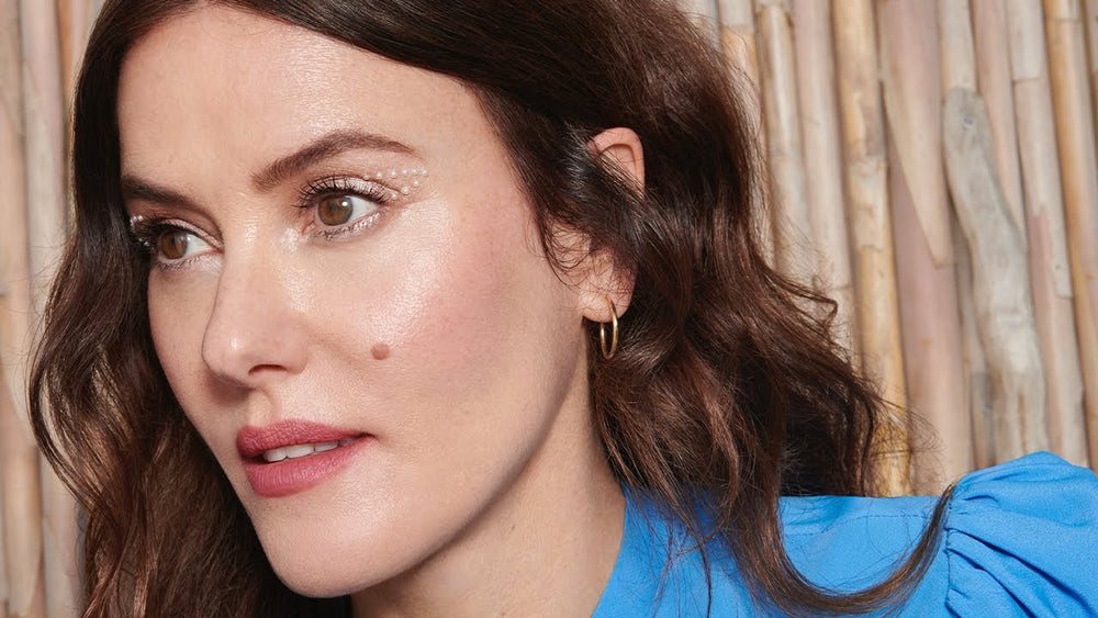 Pearly, Luminous Makeup Look